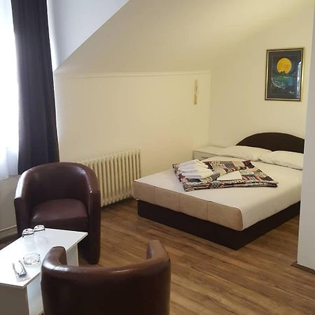 Jet Set Prenociste Rooms Novi Sad Dış mekan fotoğraf